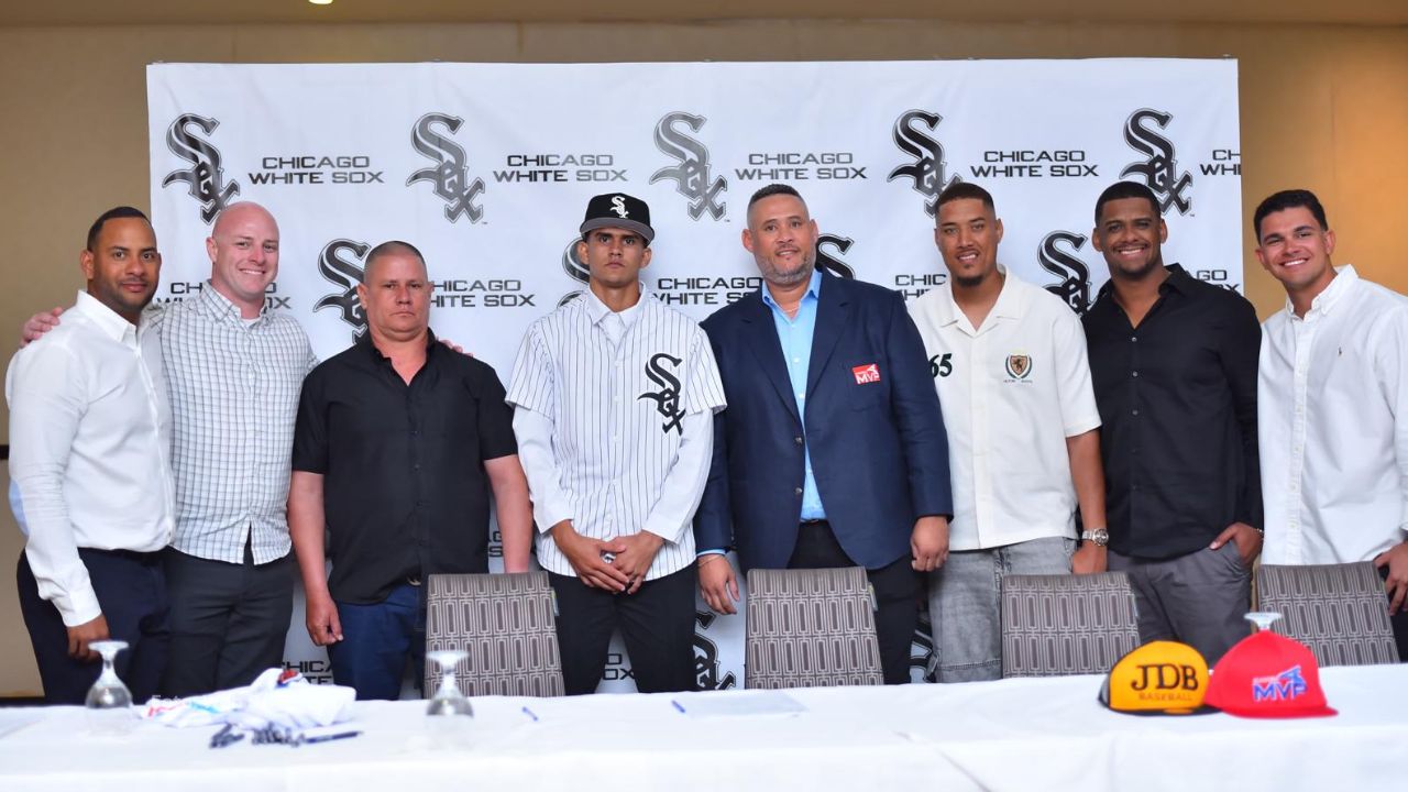 Prospecto cubano Yobal Rodríguez firma con Chicago White Sox Yobal Rodríguez es un talentoso lanzador que actualmente puede lanzar una bola rápida que oscila entre 91 y 94 MPH.