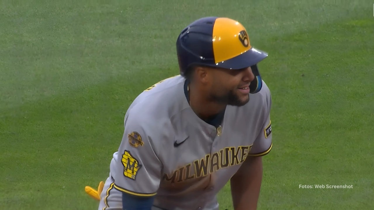 Jackson Chourio en juego con Milwaukee Brewers