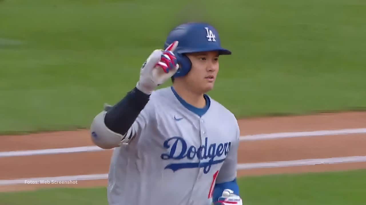 Shohei Ohtani recorriendo las bases con Los Angeles Dodgers