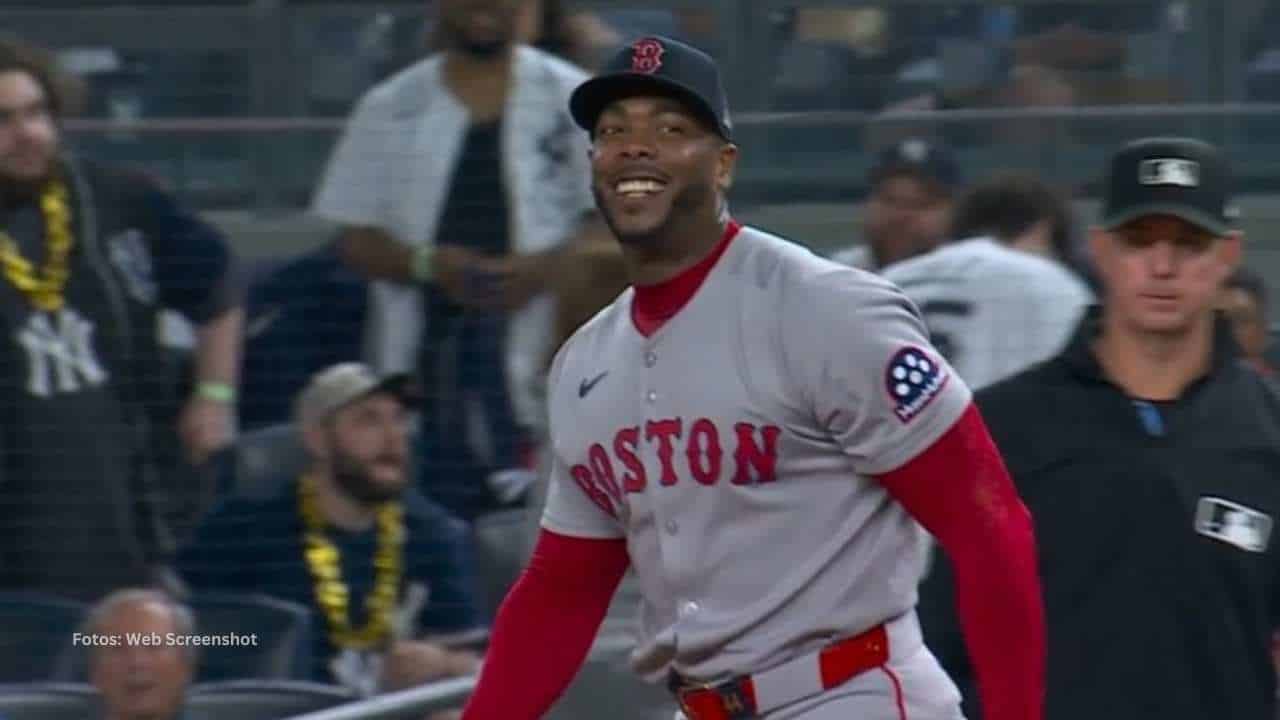 Aroldis Chapman sumó ocho abanicados y cuatro juegos salvados de por vida contra New York Yankees.